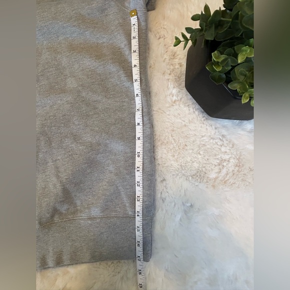 Octobers Very Own OVO Owl Logo Gray Logo Crewneck Sweatshirt Size Small - Picture 7 of 10